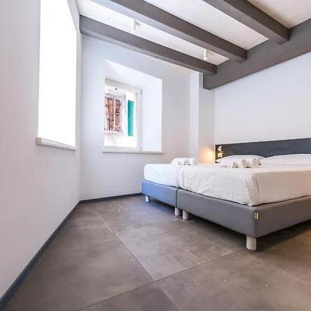 Casa Kaki - Eco Friendly With Parking & Private Courtyard Lägenhet