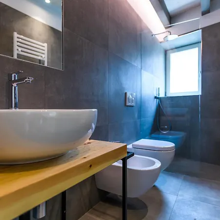 Lägenhet Casa Kaki - Eco Friendly With Parking & Private Courtyard Malcesine
