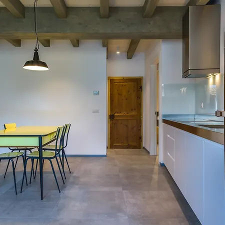 Daire Casa Kaki - Eco Friendly With Parking & Private Courtyard Malcesine