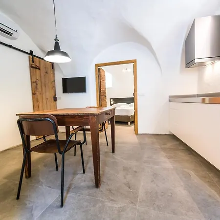 Casa Kaki - Eco Friendly With Parking & Private Courtyard * Malcesine