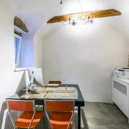 Casa Kaki - Eco Friendly With Parking & Private Courtyard * Malcesine