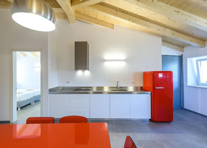 Casa Kaki - Eco Friendly With Parking & Private Courtyard