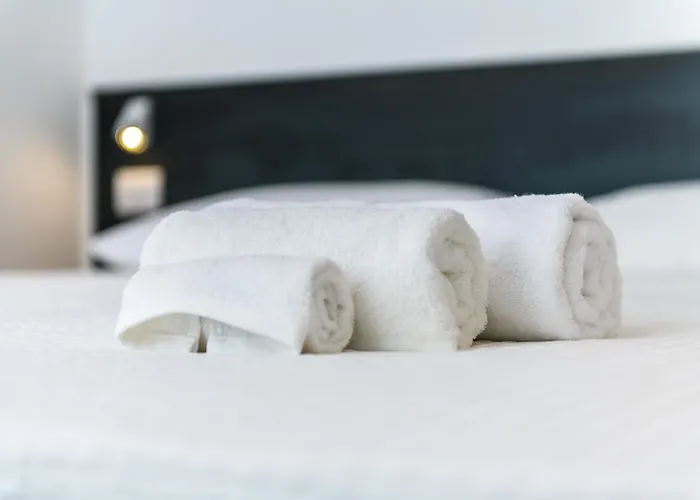 Apartament Casa Kaki - Eco Friendly With Parking & Private Courtyard