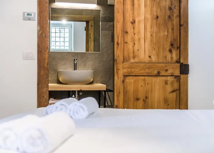 Casa Kaki - Eco Friendly With Parking & Private Courtyard Apartament