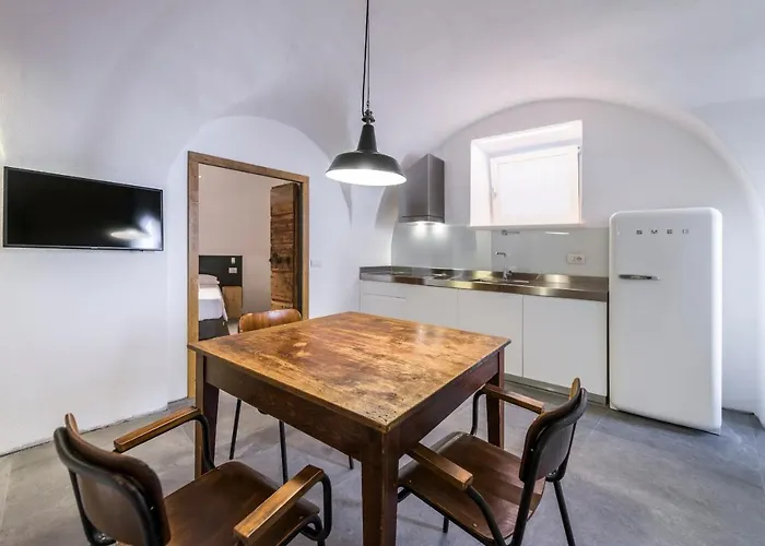 Casa Kaki - Eco Friendly With Parking & Private Courtyard Malcesine