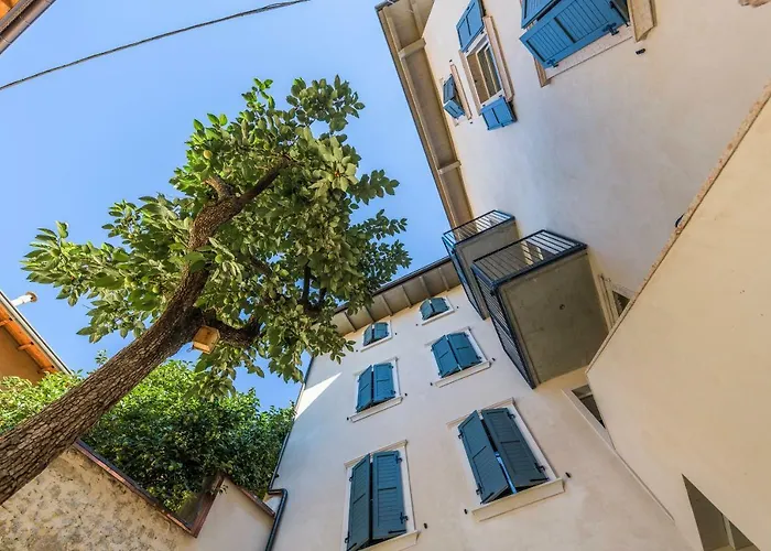 Casa Kaki - Eco Friendly With Parking & Private Courtyard Apartament