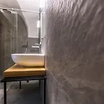 Casa Kaki - Eco Friendly With Parking & Private Courtyard 아파트 *