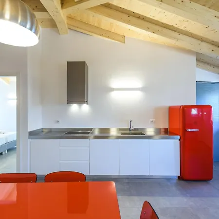 Casa Kaki - Eco Friendly With Parking & Private Courtyard