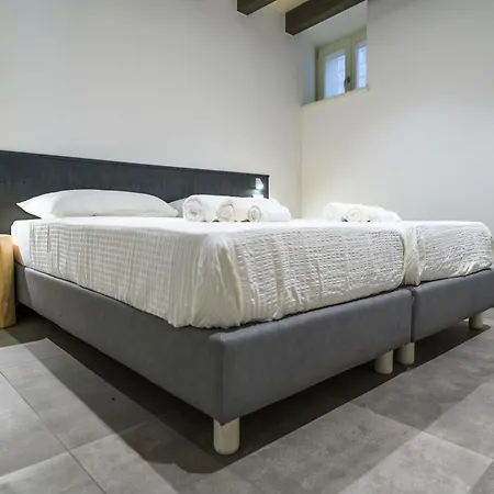 Casa Kaki - Eco Friendly With Parking & Private Courtyard Apartment