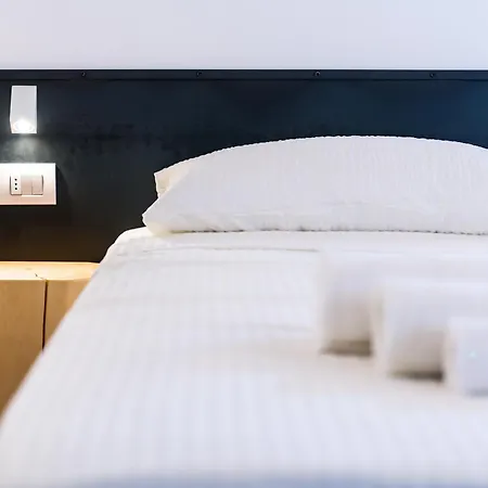 Casa Kaki - Eco Friendly With Parking & Private Courtyard 말세진느