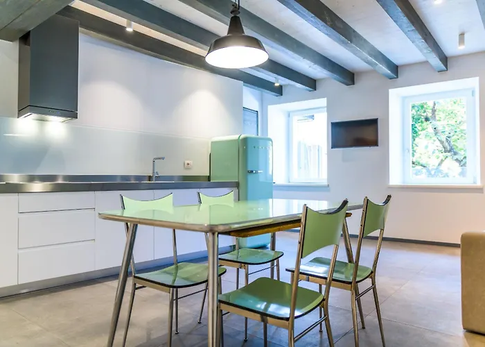 Casa Kaki - Eco Friendly With Parking & Private Courtyard * マルチェージネ