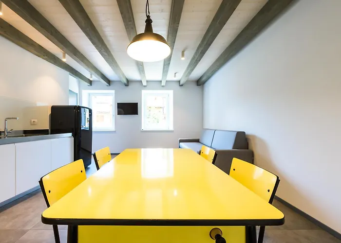 Casa Kaki - Eco Friendly With Parking & Private Courtyard *