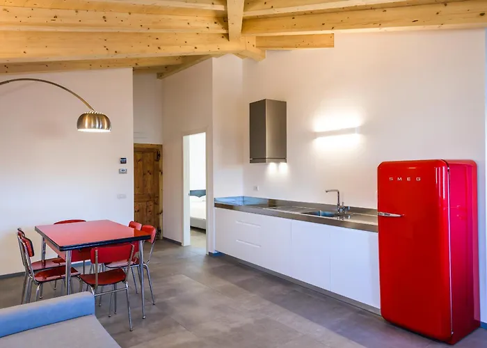 Casa Kaki - Eco Friendly With Parking & Private Courtyard マルチェージネ