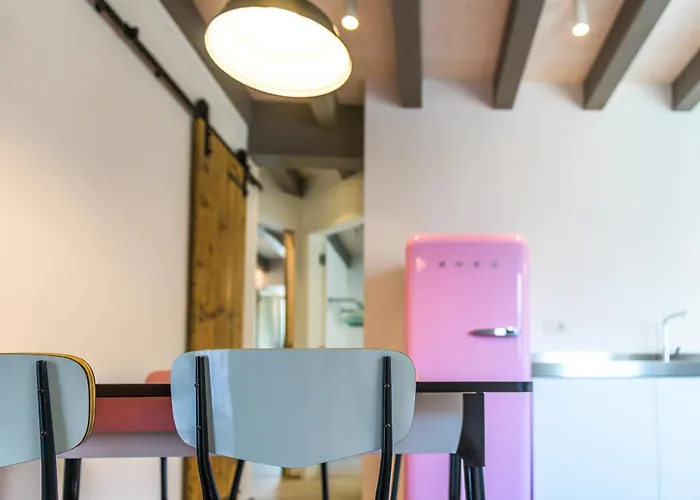 Casa Kaki - Eco Friendly With Parking & Private Courtyard アパート マルチェージネ