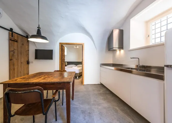 Casa Kaki - Eco Friendly With Parking & Private Courtyard * マルチェージネ