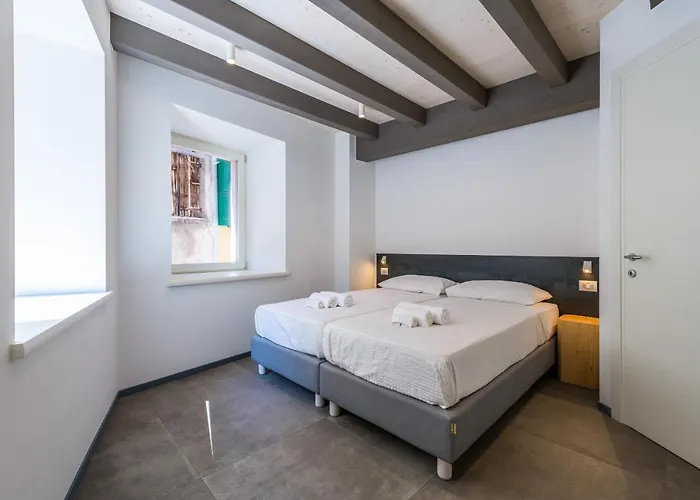 Apartment Casa Kaki - Eco Friendly With Parking & Private Courtyard Malcesine