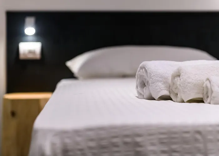 Casa Kaki - Eco Friendly With Parking & Private Courtyard *