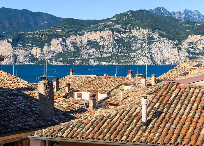 Casa Kaki - Eco Friendly With Parking & Private Courtyard マルチェージネ