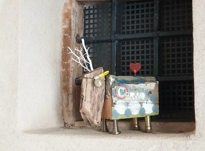 Casa Kaki - Eco Friendly With Parking & Private Courtyard