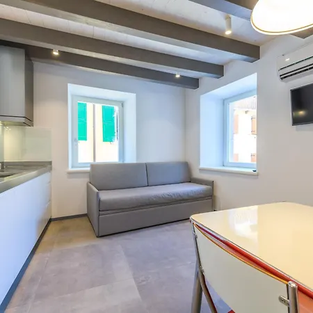 Casa Kaki - Eco Friendly With Parking & Private Courtyard * Malcesine
