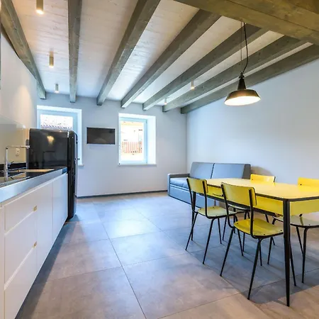 Casa Kaki - Eco Friendly With Parking & Private Courtyard *