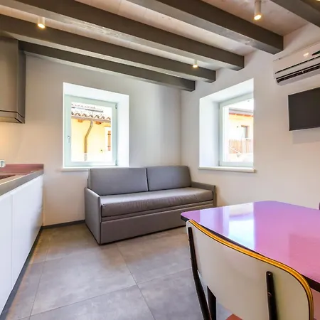 Casa Kaki - Eco Friendly With Parking & Private Courtyard Appartement Malcesine