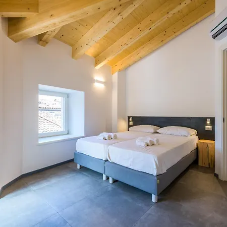Casa Kaki - Eco Friendly With Parking & Private Courtyard Malcesine