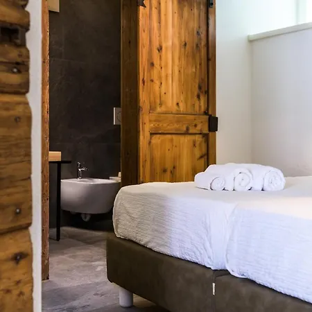 Casa Kaki - Eco Friendly With Parking & Private Courtyard * Malcesine