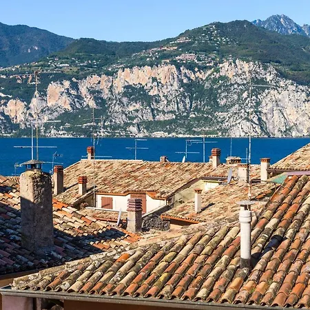Casa Kaki - Eco Friendly With Parking & Private Courtyard Malcesine
